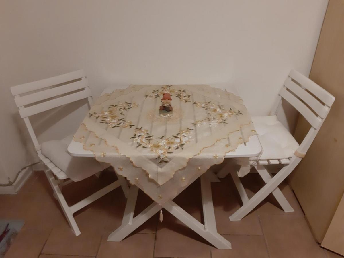 Double Room Фучекио Екстериор снимка