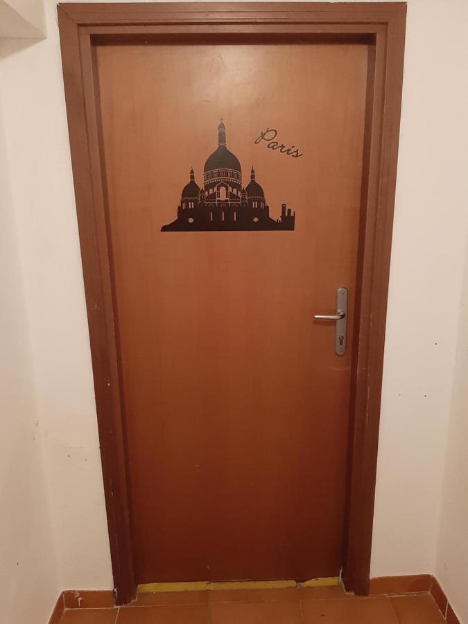 Double Room Фучекио Екстериор снимка